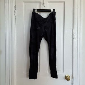 Lululemon Printed Mesh 7/8 Legging Pants